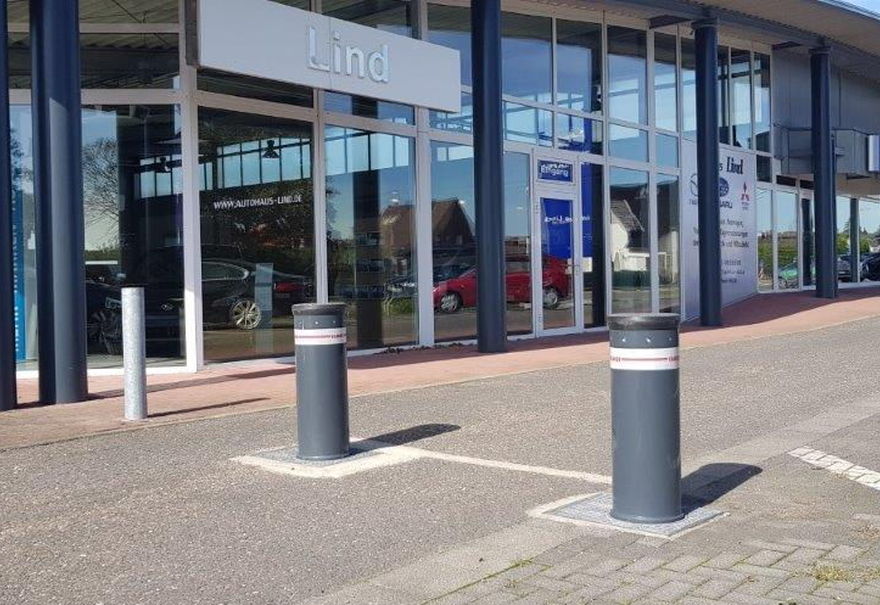 Pollerreihe zur Fußgängerzone