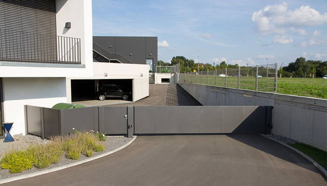 Drehtor verblecht mit unsichtbarer Befestigung